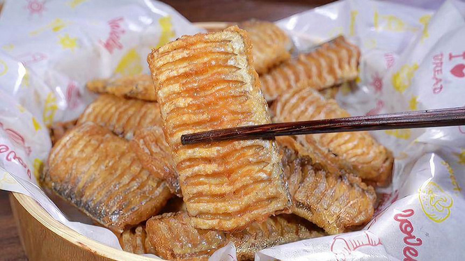 如何炸帶魚又香又脆——烹飪技巧大揭秘，烹飪技巧大揭秘，如何炸帶魚又香又脆，口感絕佳！