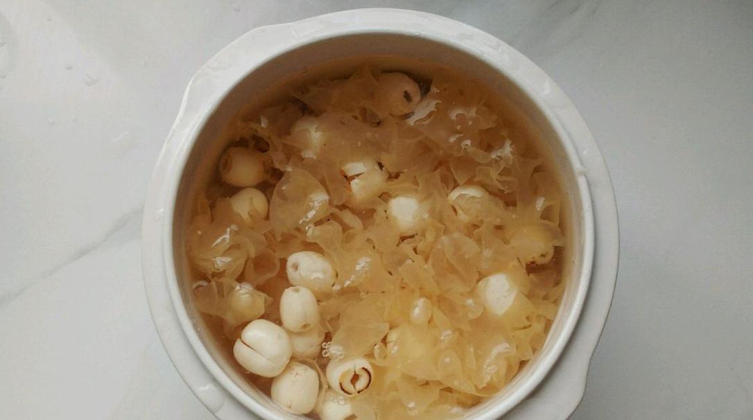家常美味——蓮子銀耳湯的做法，家常美味，蓮子銀耳湯的制作方法