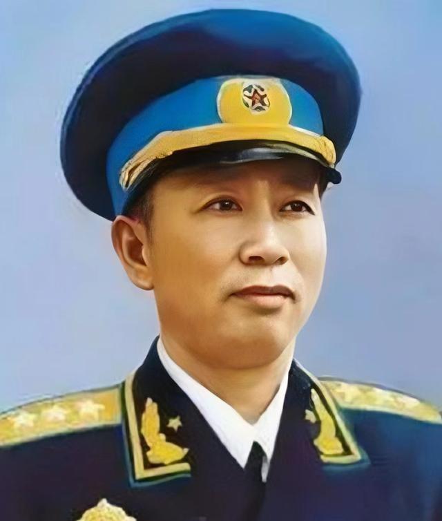 青島盛大閱兵慶祝海軍節(jié)，展現(xiàn)中國海軍力量——紀念海軍節(jié)四十周年特別報道，青島盛大閱兵慶祝海軍節(jié)四十周年，展現(xiàn)中國海軍力量，紀念海軍節(jié)特別報道
